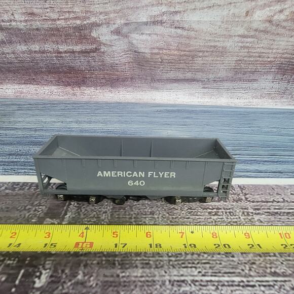 Vintage American Flyer S gauge plastic gravity hopper car #640 gray - Picture 4 of 12